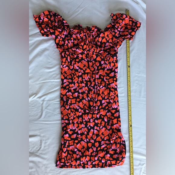 Super cute stretchy short multicolored on/off shoulder with tie accent. - Picture 4 of 10